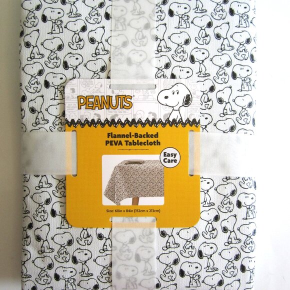 Snoopy Peanuts Flannel Backed PEVA Tablecloth - Picture 1 of 4